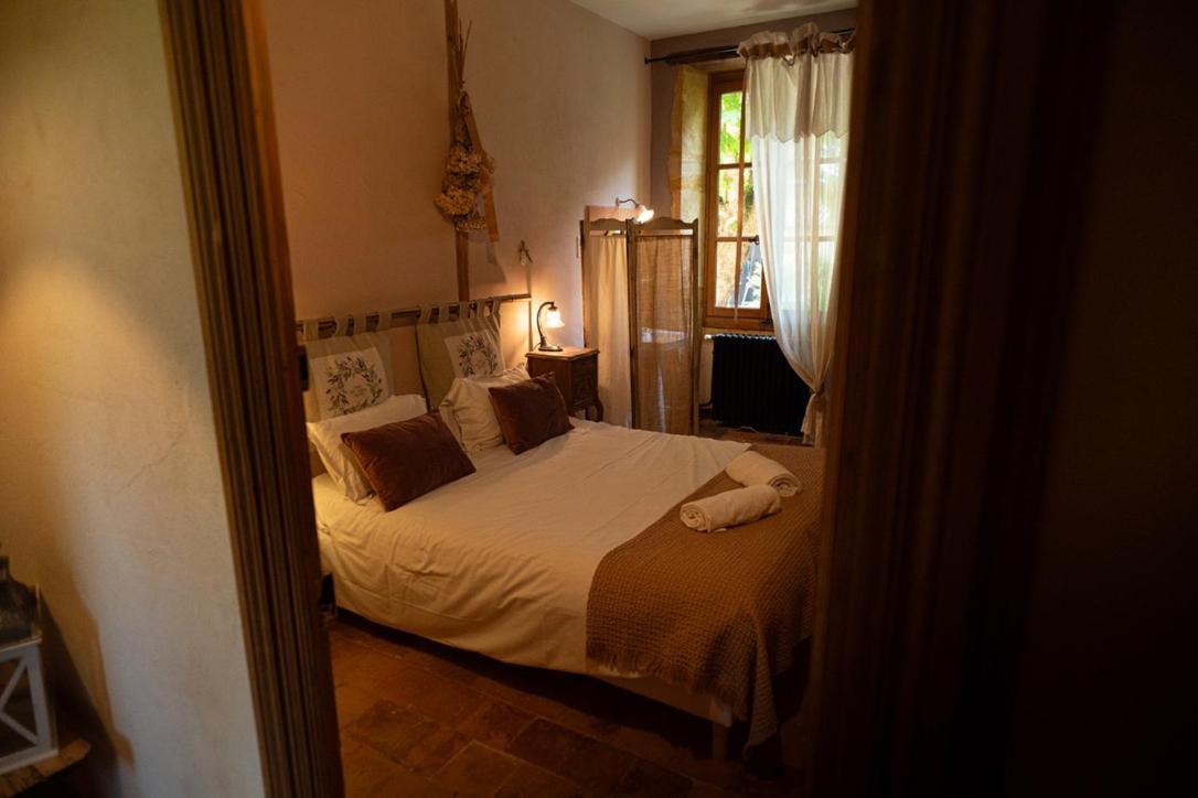 Bed and Breakfast Les Jardins Des Soussilanges Céron Exteriér fotografie